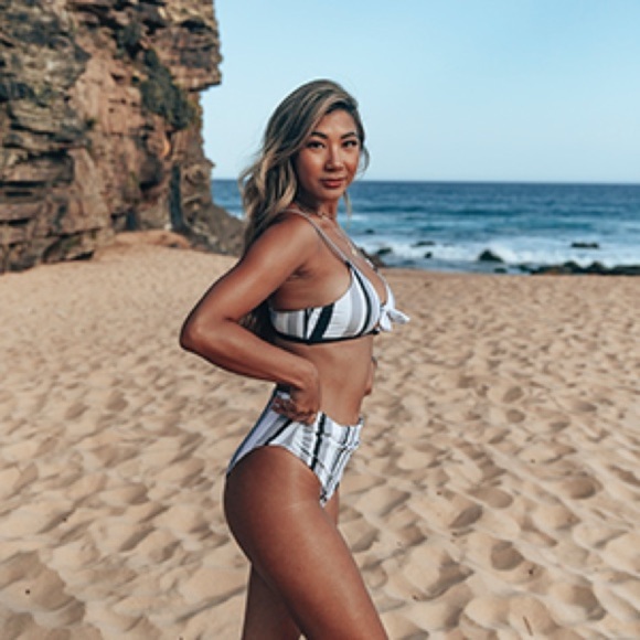 Cupshe Stripe Bikini Bottom Only - Picture 6 of 8